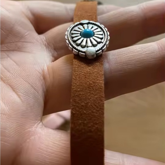 New! Western style Brown Choker Necklace with torques Accents - Picture 4 of 5